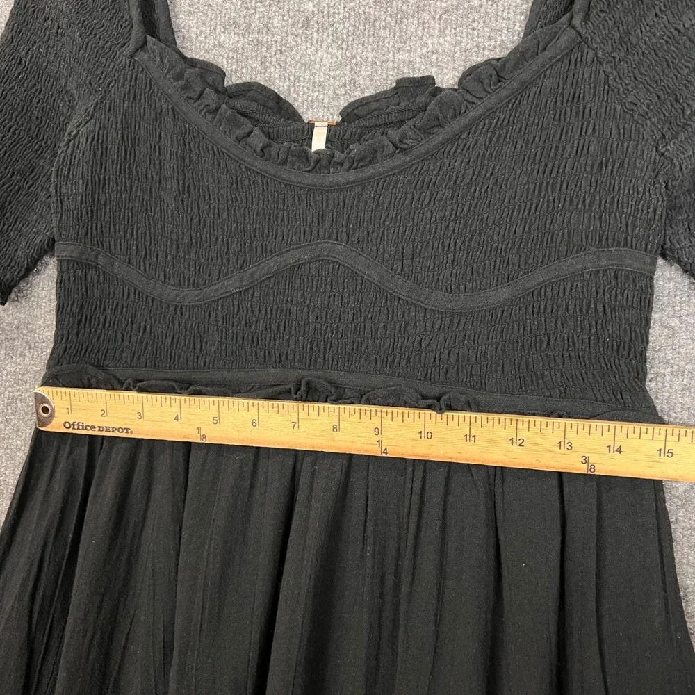 Free People Midi Dress Womens Medium Black Excellent Smocked Short Sleeve Cotton